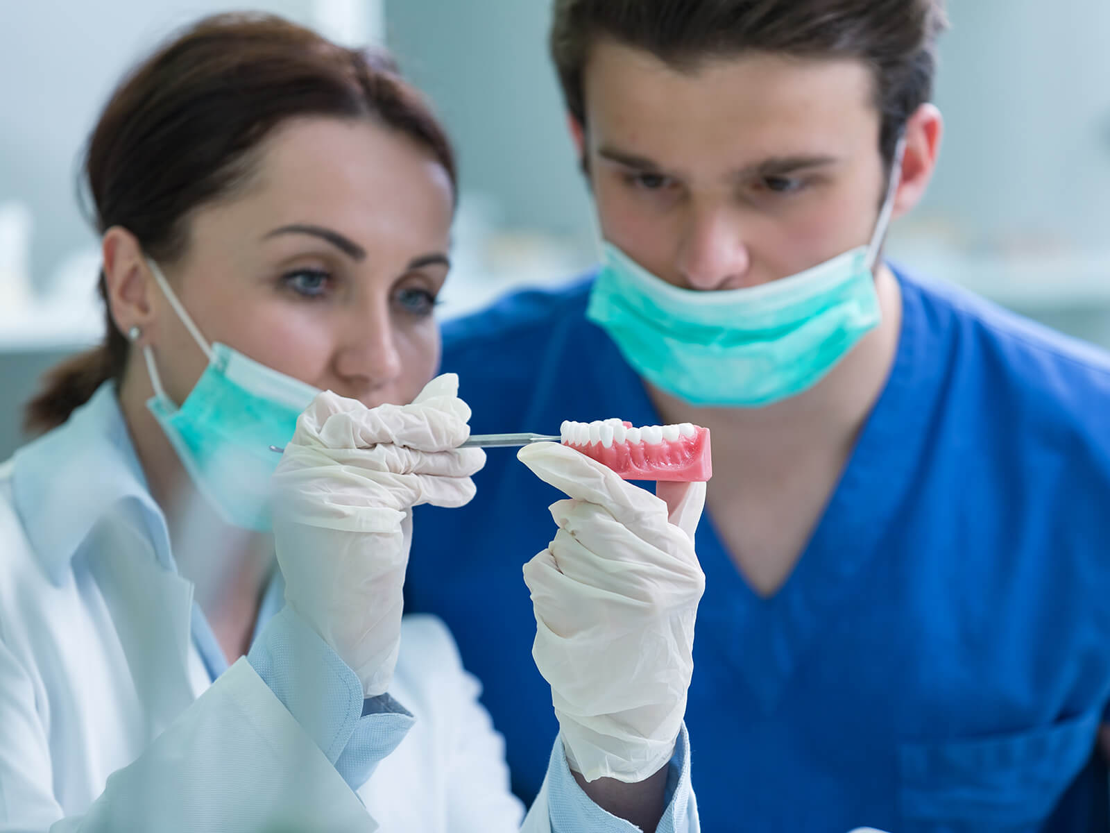 5 Easy Tips For Taking Good Care of Your Dental Prosthetics